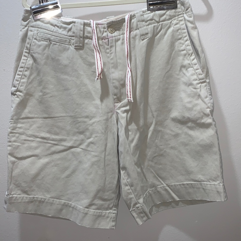 Red Camel Men’s khaki shorts size 33. Draw string adjustable waist